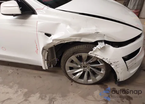 2026 Tesla Model Y Long Range Dual Motor All-Wheel Drive/Long Range Launch Series from USA, damaged, VIN 7SAYGDEE9TA388250